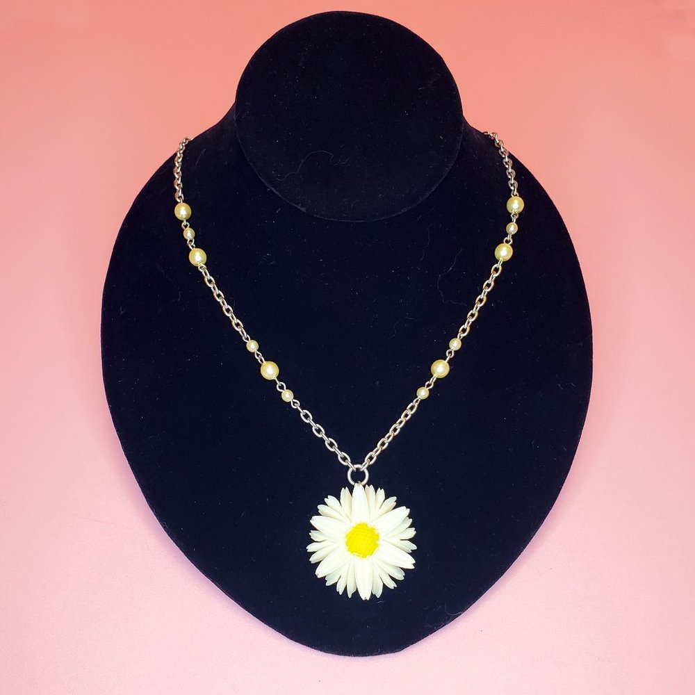 Retro Daisy Necklace by Classic Hardware